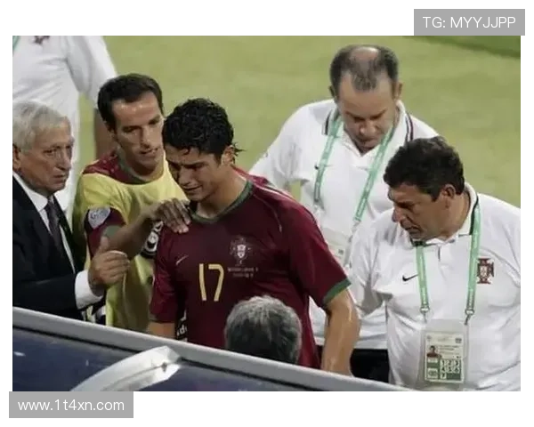 卡洛斯谈梅西与C罗之争更倾向于C罗但两者皆为顶级球员